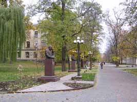 памятник памятник Л.В.Люльеву в Киеве