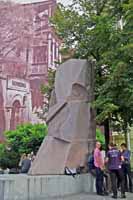 памятник Шота Руставели в Киеве