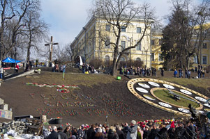 Киев Майдан, 24 февраля 2014