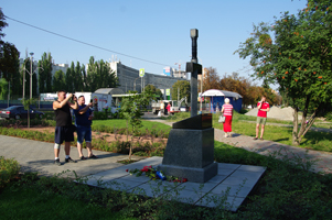 Киев памятник Воинам АТО  2017
