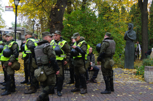 нацгвардия на охране митинга в Мариинском парке 17 октября 2017г.