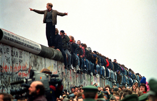 Берлинская стена (фото 1989г.)