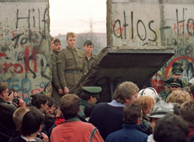 Берлинская стена (фото 1989г.)