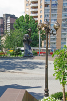 Киев, памятник Муслиму Магомаеву, фото 2018г.