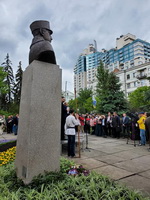 Київ, пам’ятник Василю Вишиваному 2021