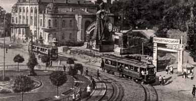  Повалення памятника Столипіну.   Фото 1917р. Збільшити...